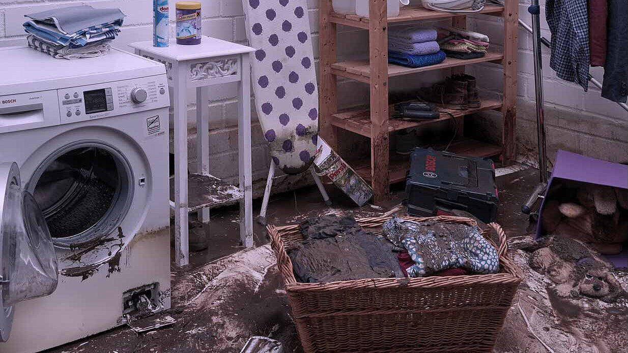 Wpusty piwniczne z zaworem przeciwzalewowym chronią piwnicę przed szkodami wskutek zalania Wpusty piwniczne z zaworem przeciwzalewowym chronią piwnicę przed szkodami wskutek zalania