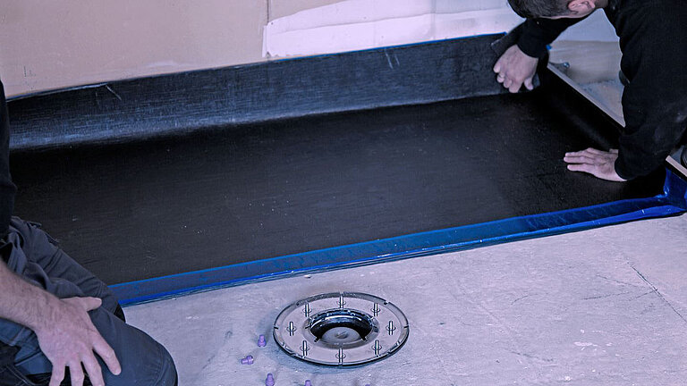 Nałożenie maty uszczelniającej Nałożenie maty uszczelniającej